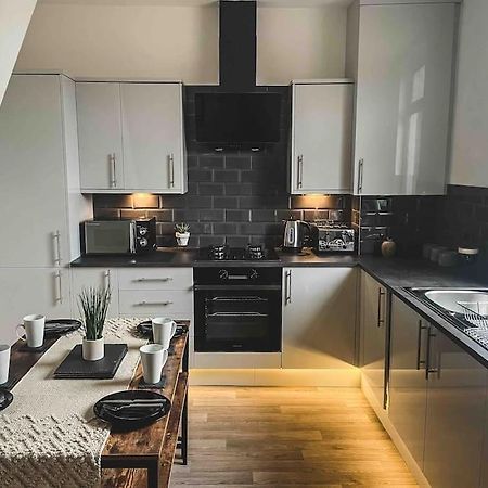 Comfortable Home In Bolton Farnworth ภายนอก รูปภาพ