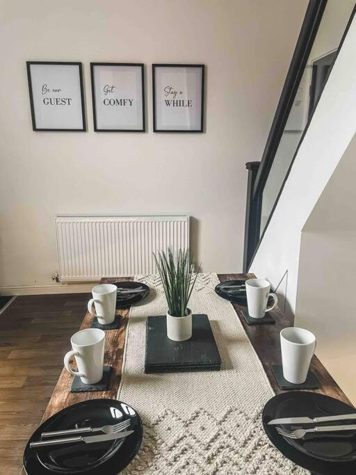 Comfortable Home In Bolton Farnworth ภายนอก รูปภาพ