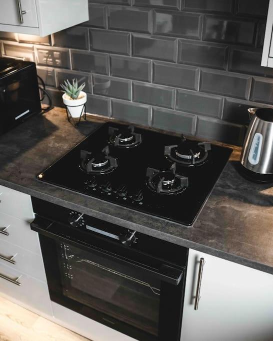 Comfortable Home In Bolton Farnworth ภายนอก รูปภาพ